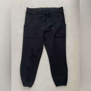 Frank & Eileen Eamon Cropped Black Jogger Pants with Pockets - Small